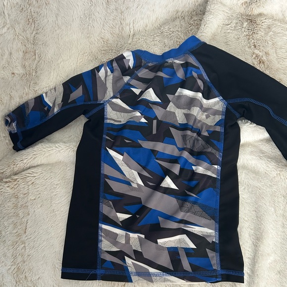 Boys Rash Guards (2) - Picture 3 of 5